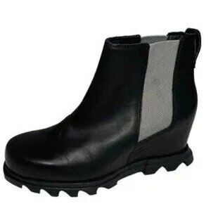 Sorel waterproof wedge boot SZ 7.5